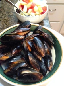 Mussels and fruit