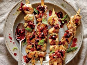 Chicago recipes: Lemon-Herb Chicken Brochettes With BLueberry-Balsamic Salsa; Jason Varney: Photographer; Marian Cooper Cairns: Food Stylist; Claire Spollen: Prop Stylist